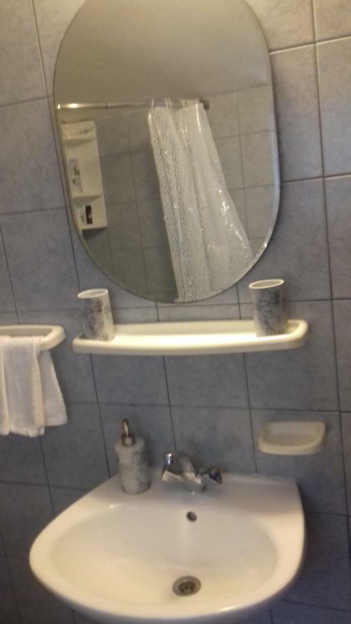 Tili Apartment Pula Bagian luar foto