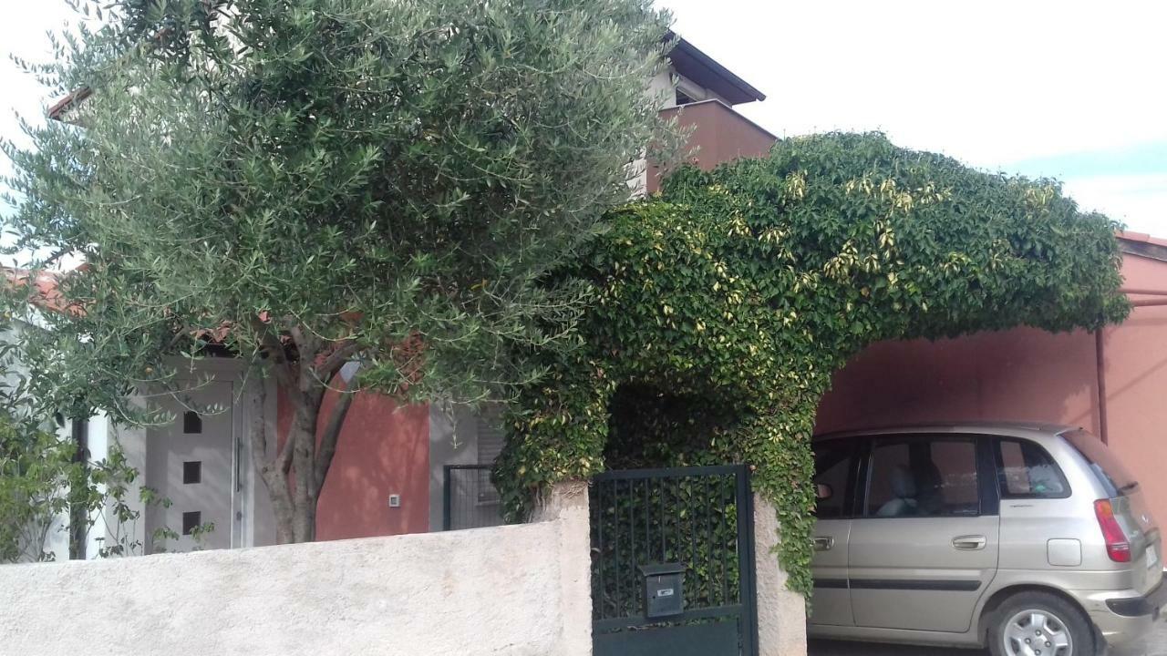 Tili Apartment Pula Bagian luar foto