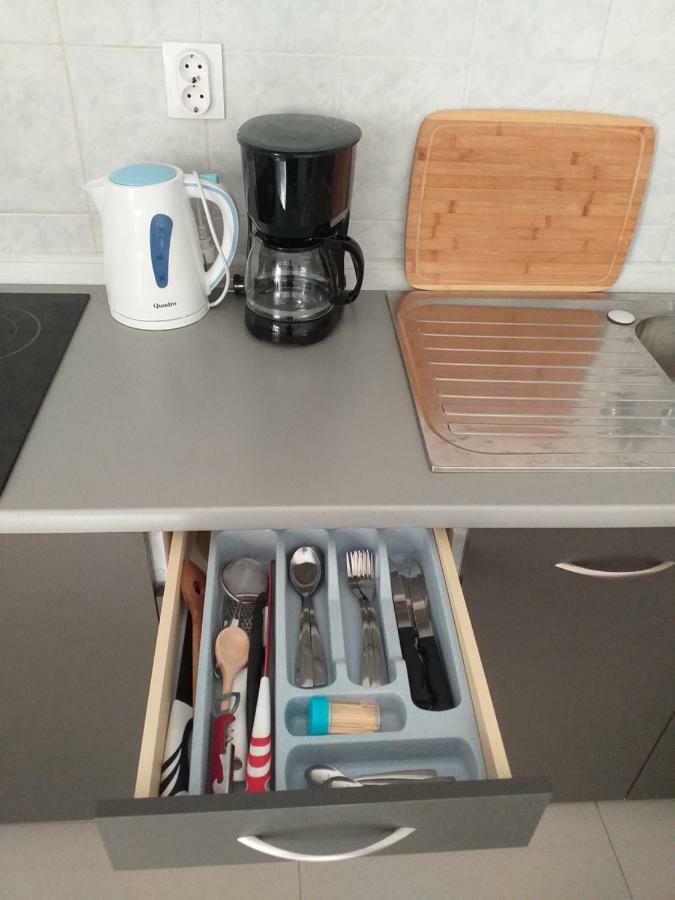 Tili Apartment Pula Bagian luar foto